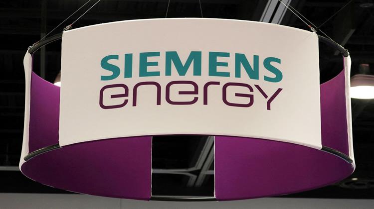 Ρεκόρ Παραγγελιών για τη Siemens Energy, Αλλά οι Δασμοί Παραμένουν Απειλή